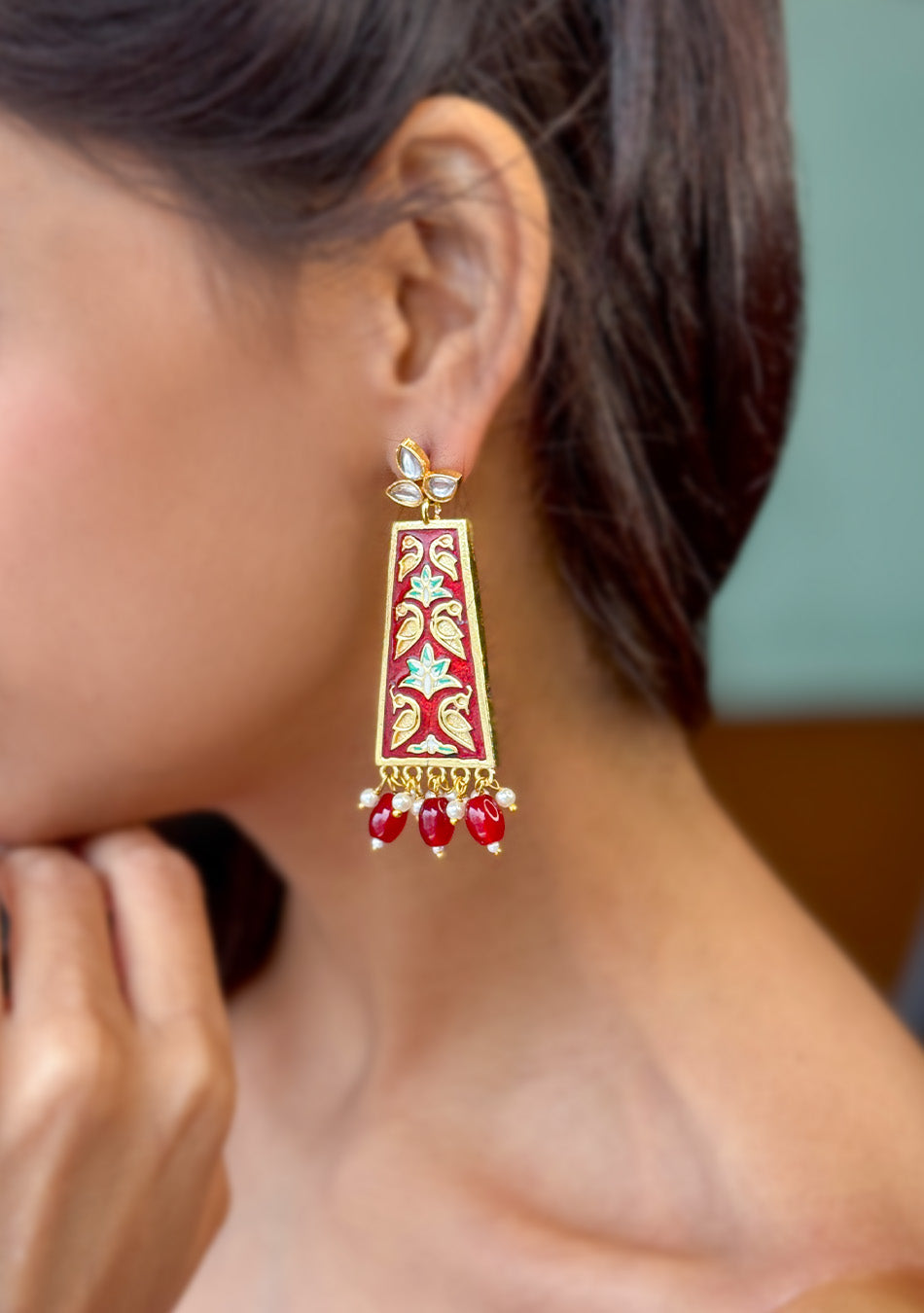 Surkh Meena Earring
