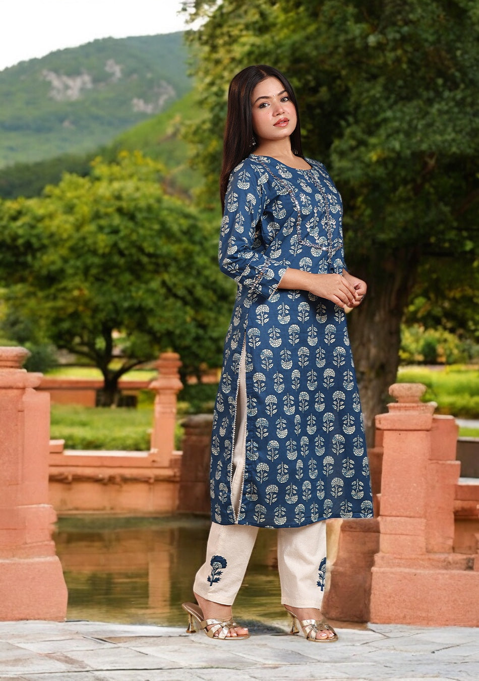 Indigo Floral Motif kurta Set