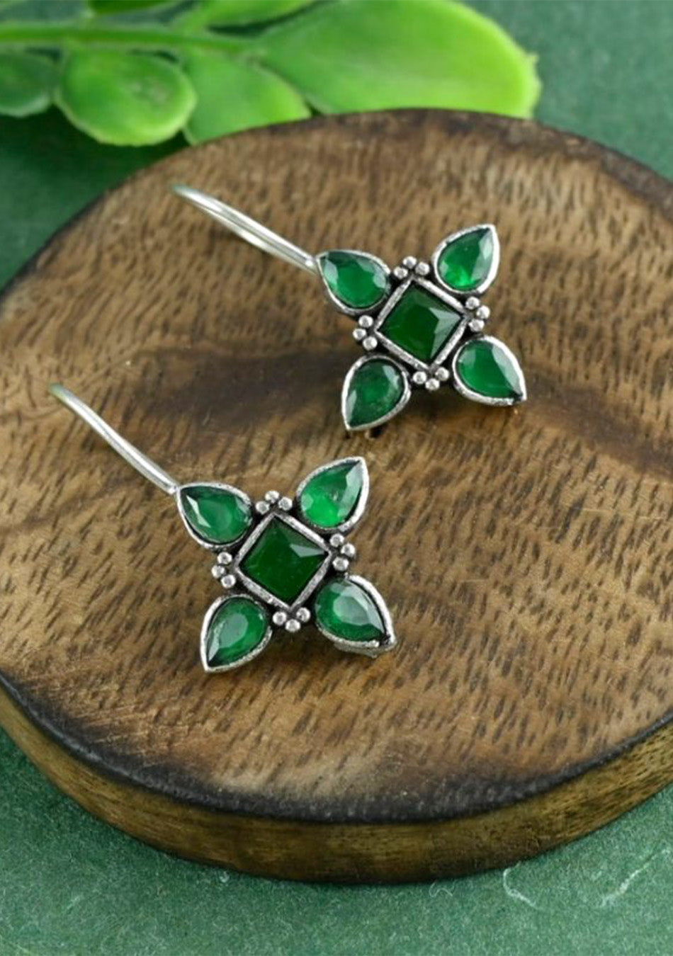Emerald Blosson hook earrings