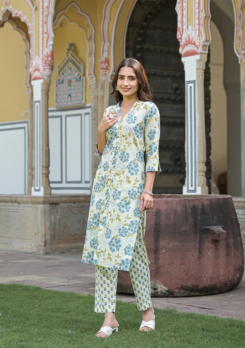 Green Floral Print Pure Cotton Straight Kurta with Trouser