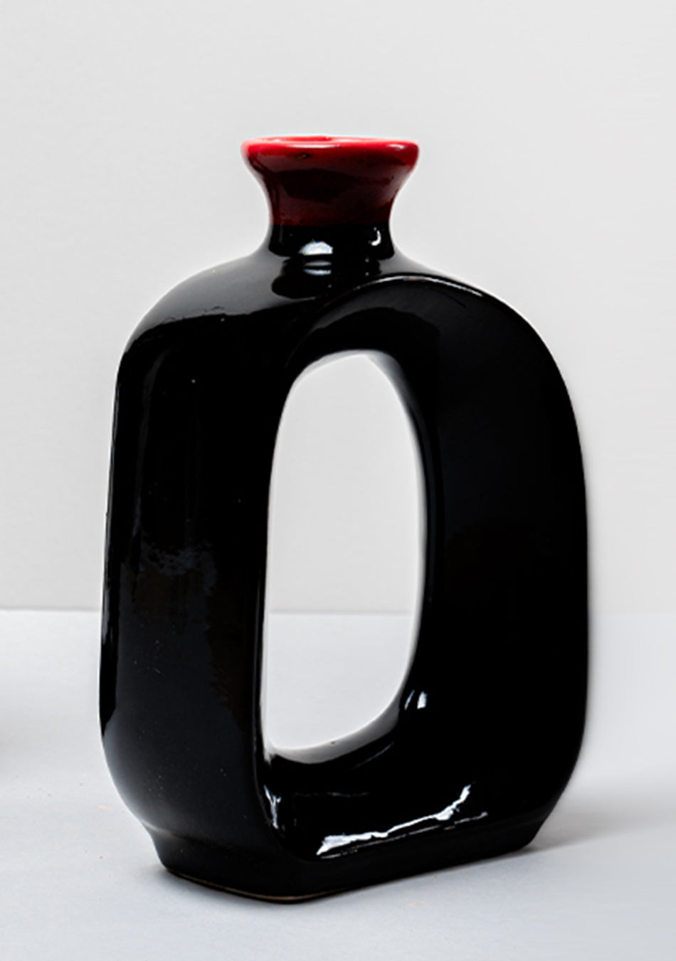 Dense Black Vase Set