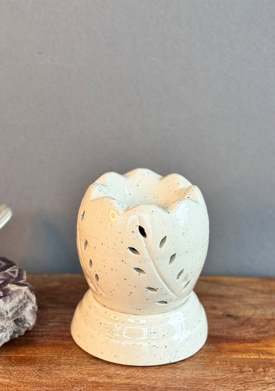 Ivory Leaf Ceramic Diffuser