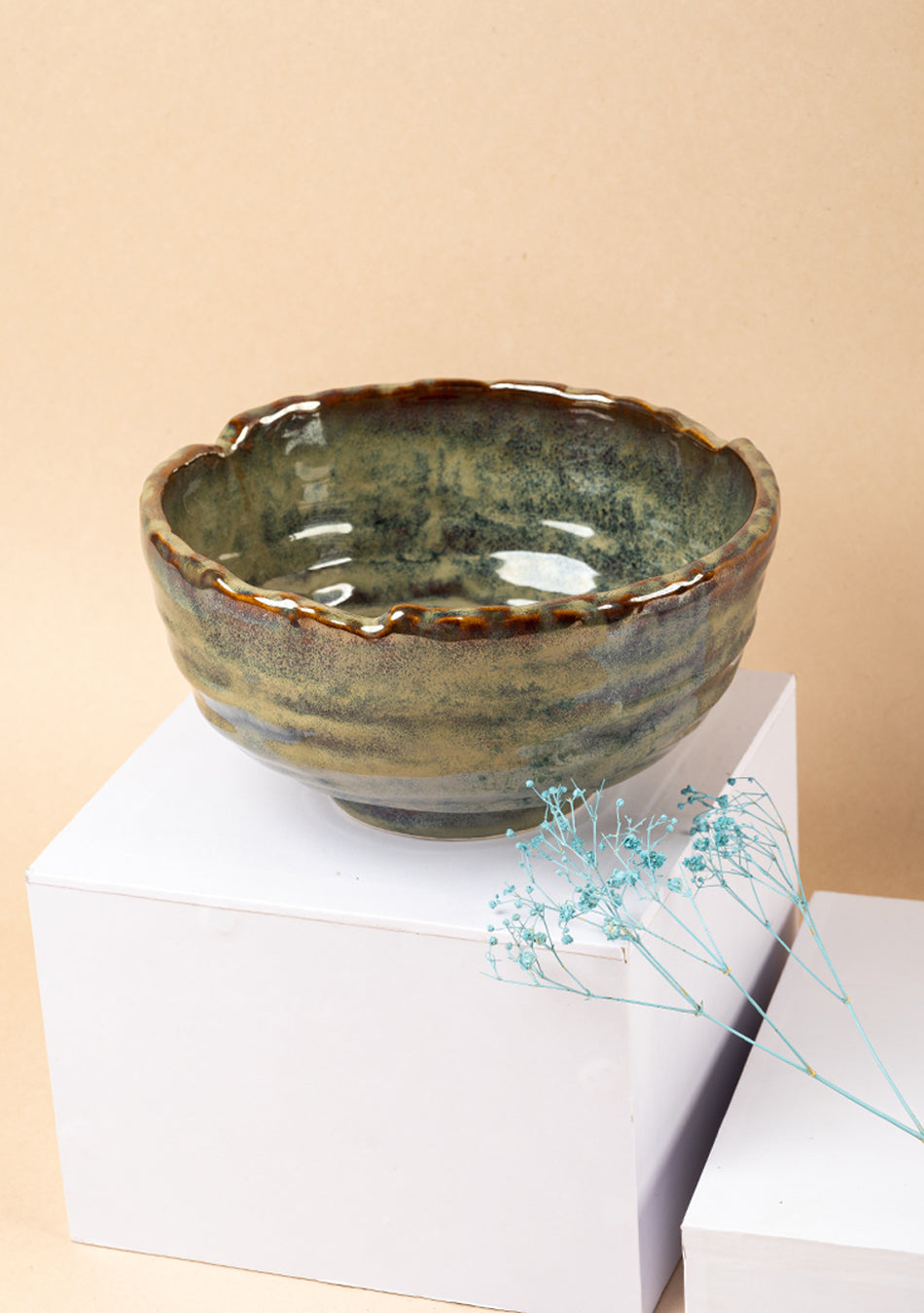 Auburn Glisten Seashell Serving Bowl (small)