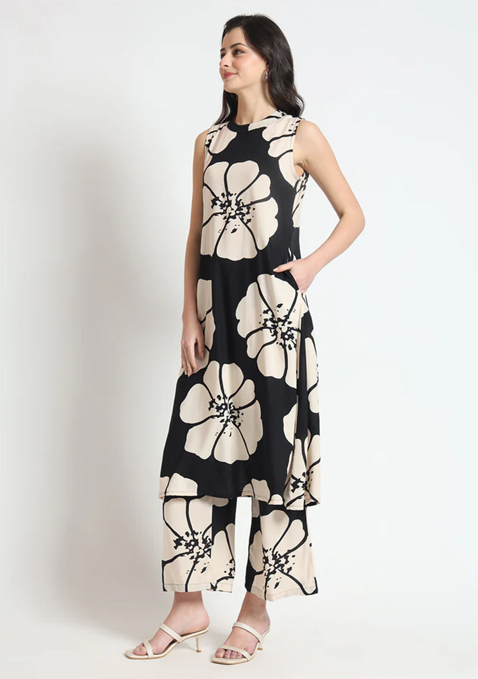 Black Floral Print Rayon Sleeveless Kurta with Pant