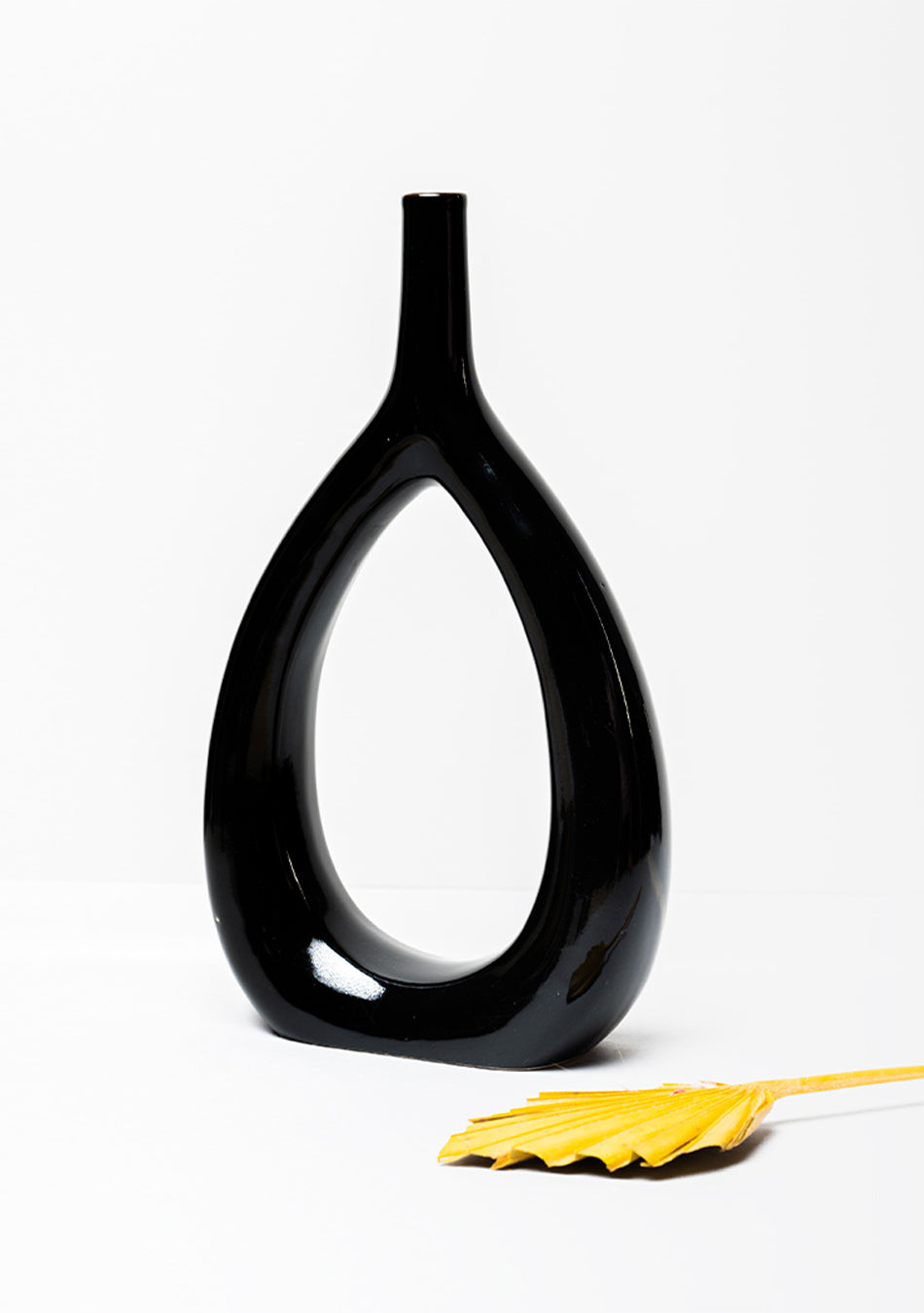 Loop Black Vase Set