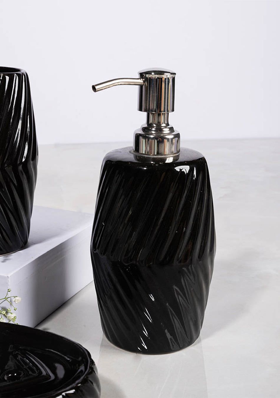 Black Striped Bathroom Set