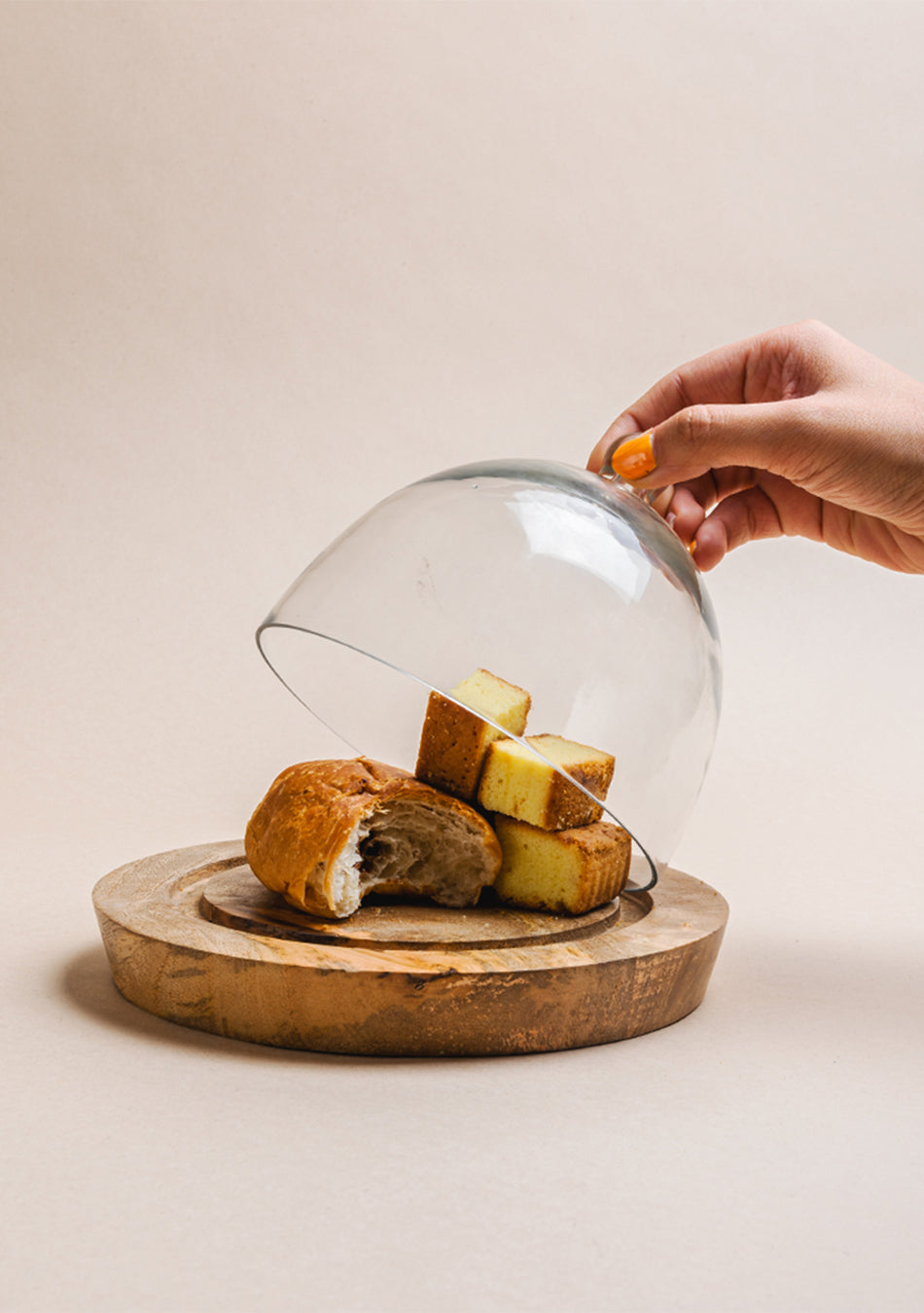 Victoria Tea Cake Cloche