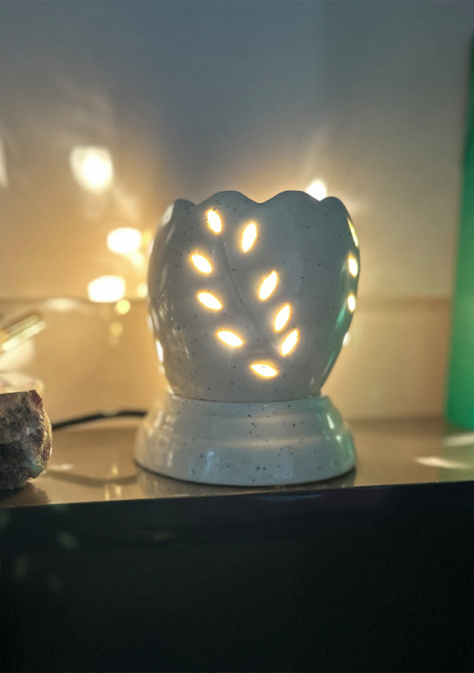 Ivory Leaf Ceramic Diffuser