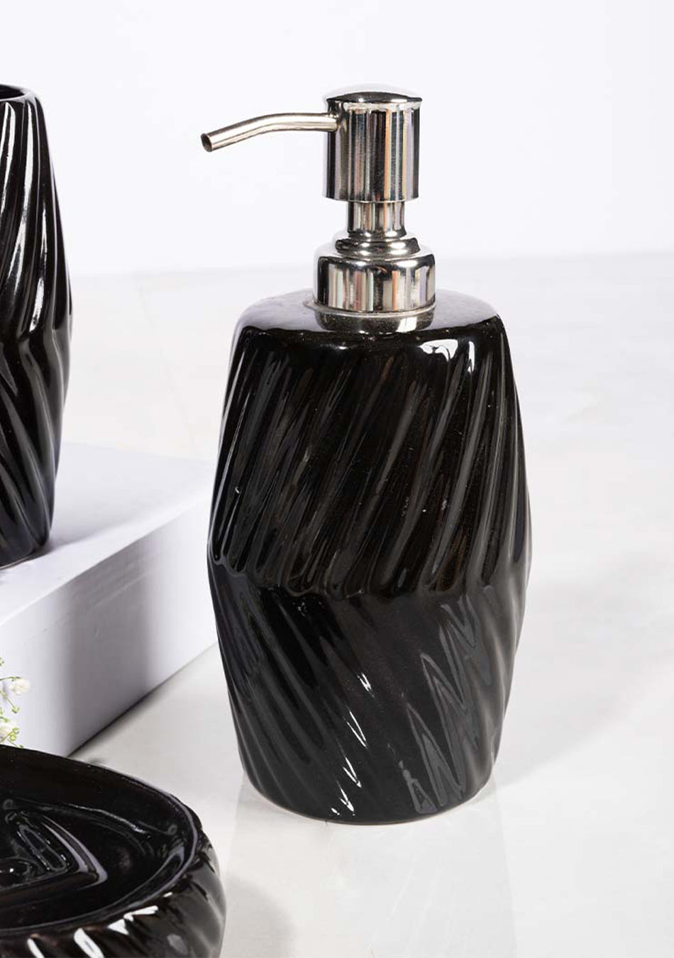 Black Striped Bathroom Set