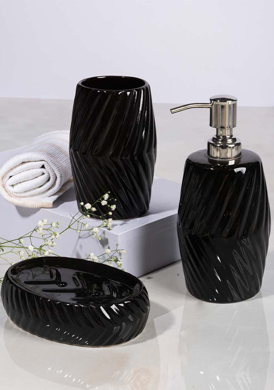 Black Striped Bathroom Set