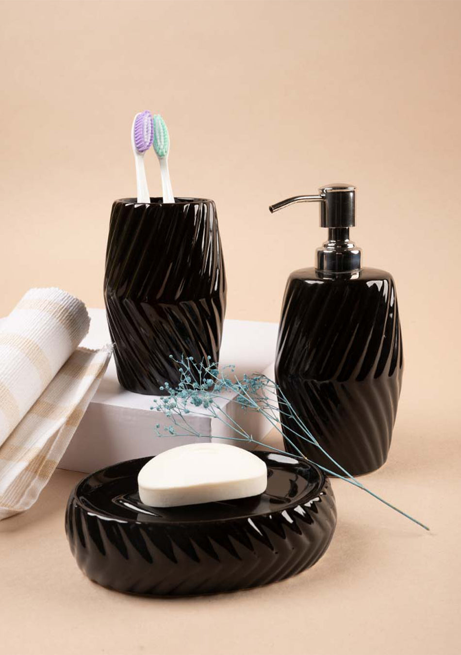 Black Striped Bathroom Set