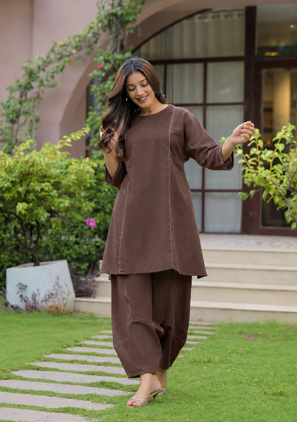 Cocoa Comfort Co-ord Set showing contrast stitch detailing on cotton slub fabric