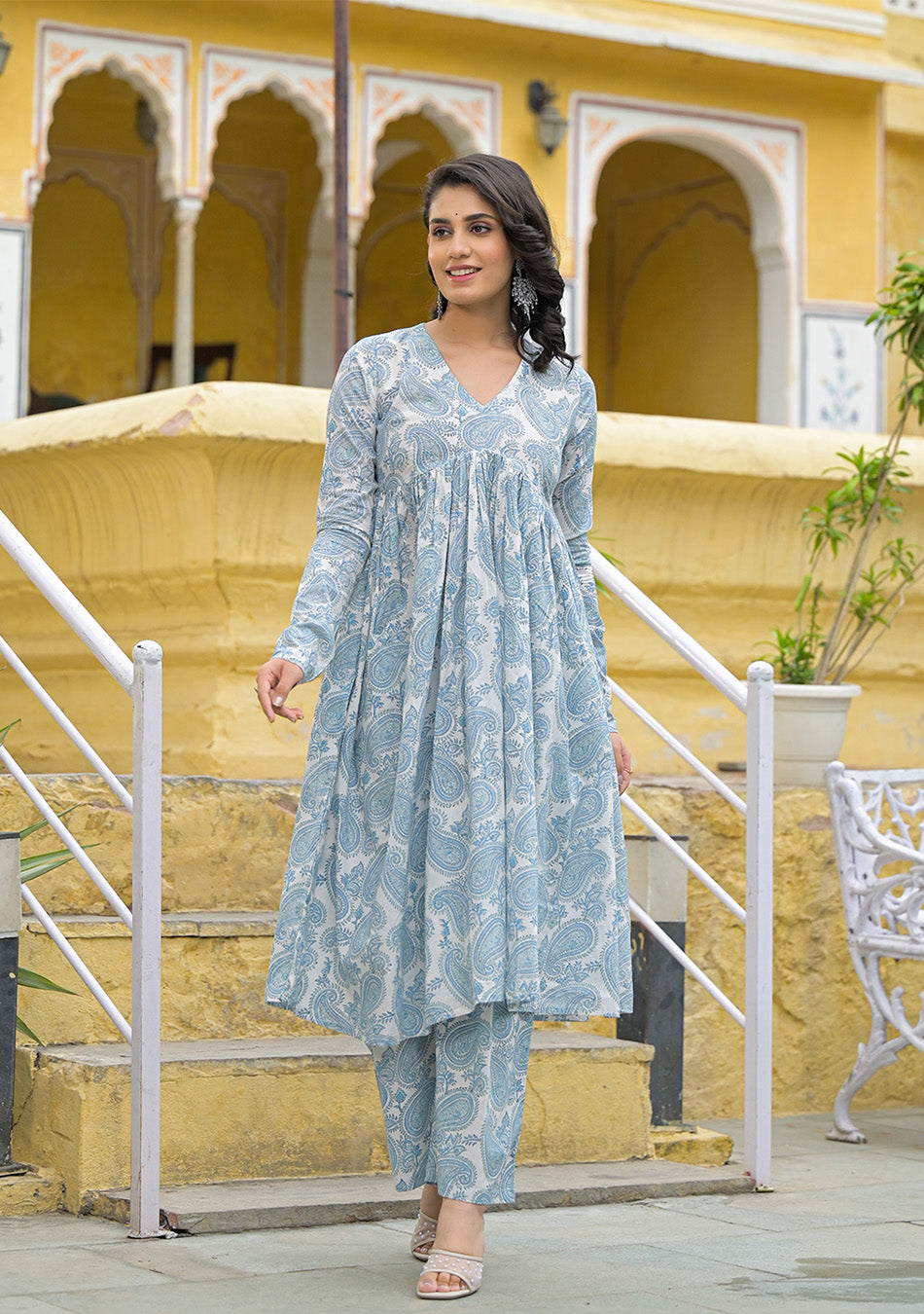 White Cotton Paisley Printed Kurta Pant Set With Dupatta