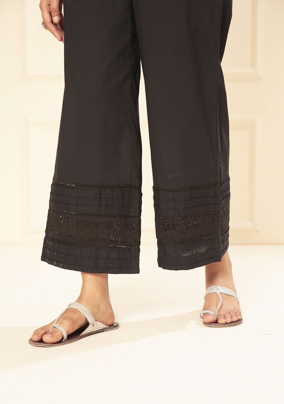 BLACK SCHIFFLY BORDER PANT