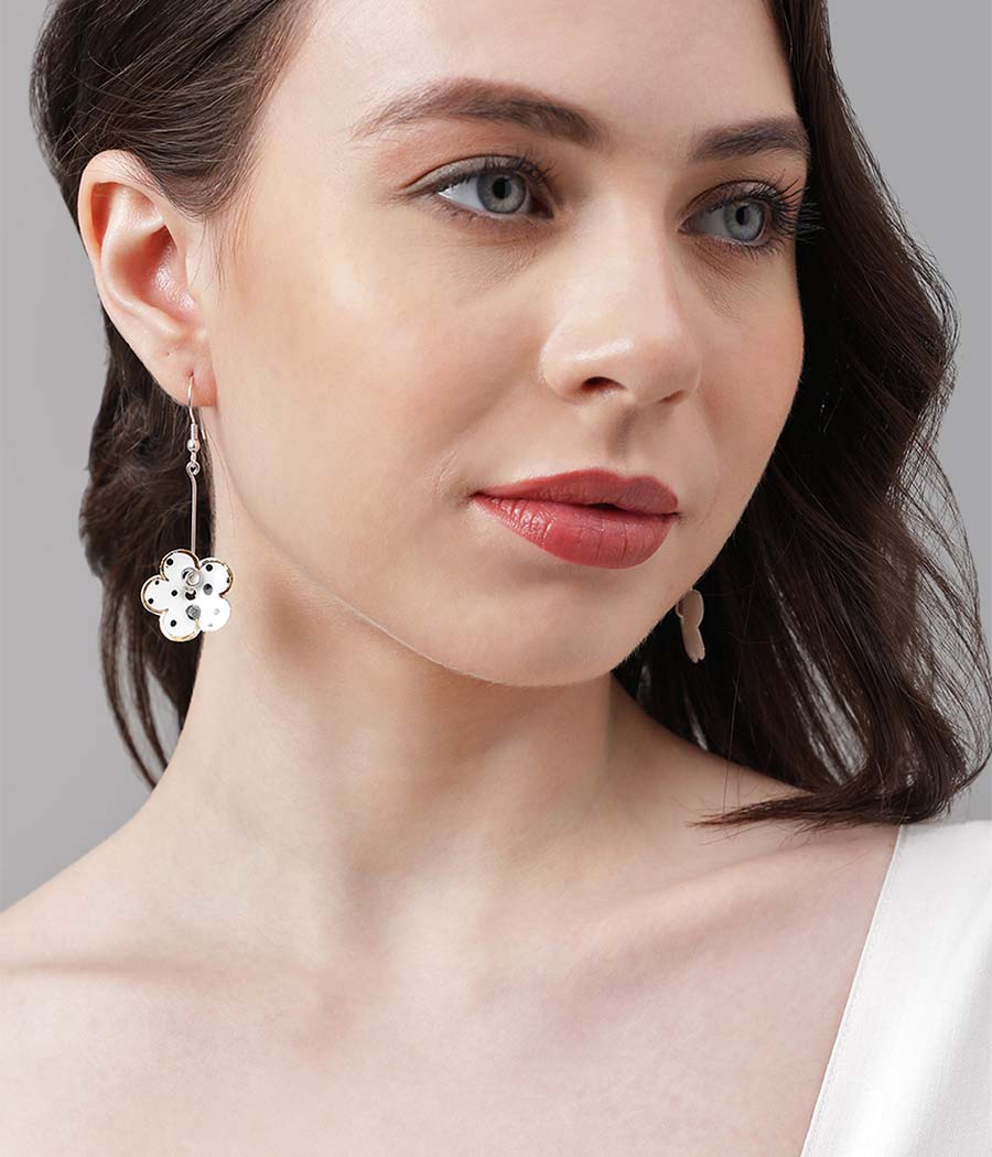 Snowdrop Noir Earrings