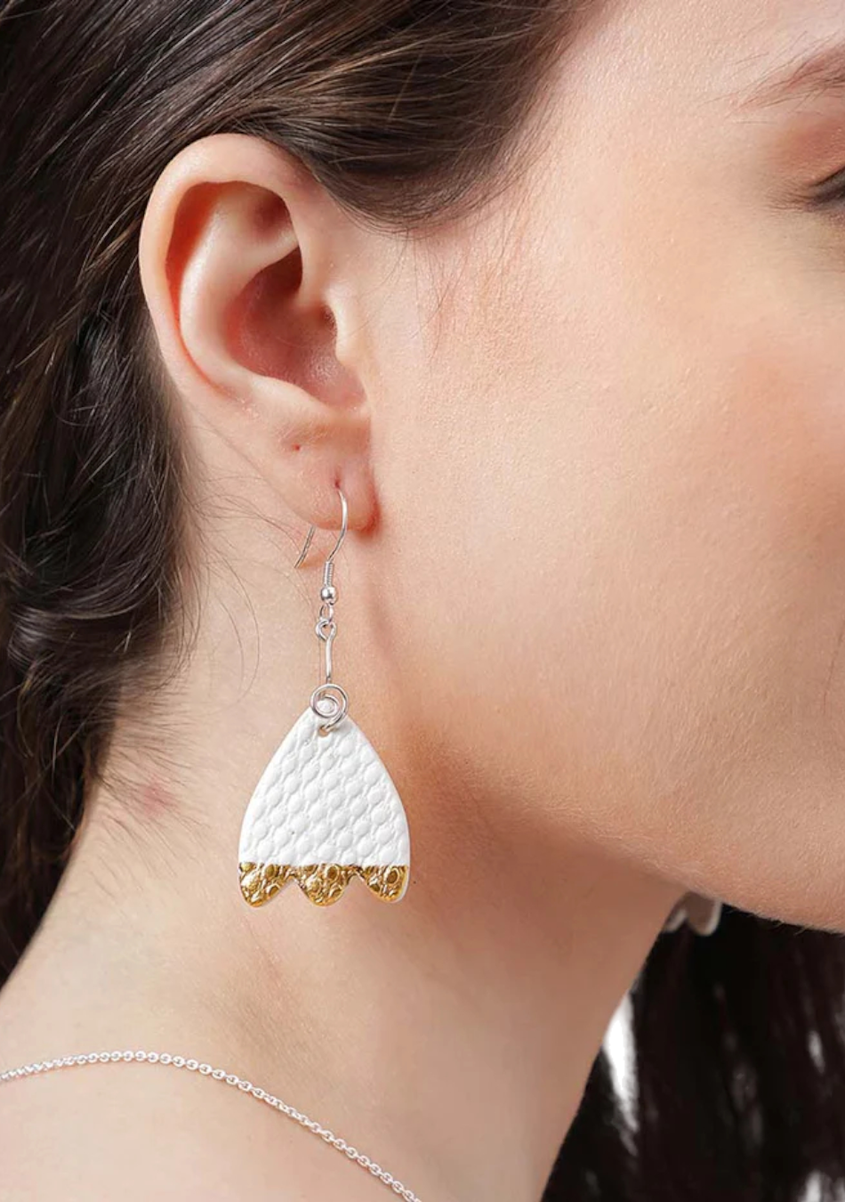 Pure Elegance White Earring and Pendant Set