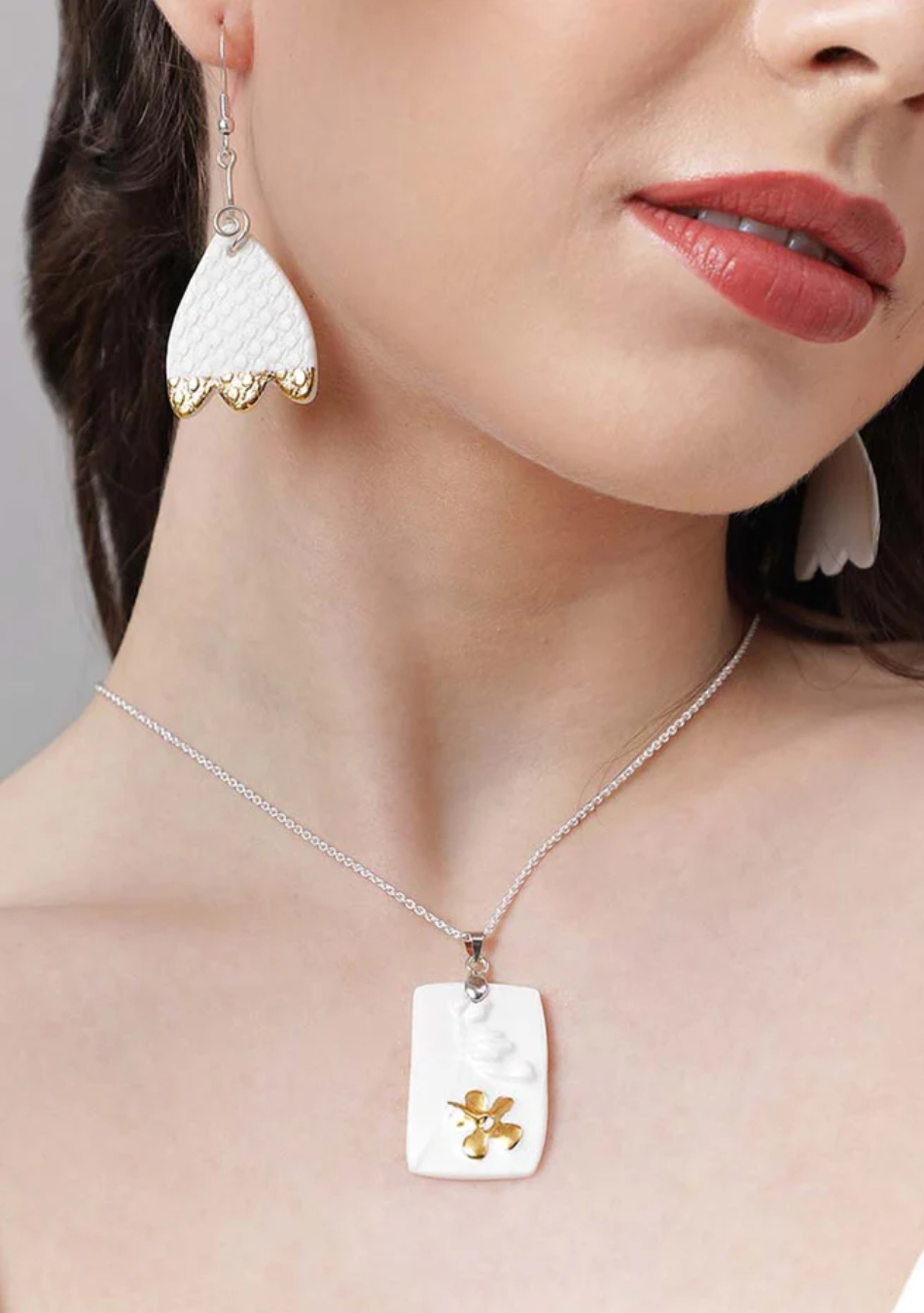 Pure Elegance White Earring and Pendant Set