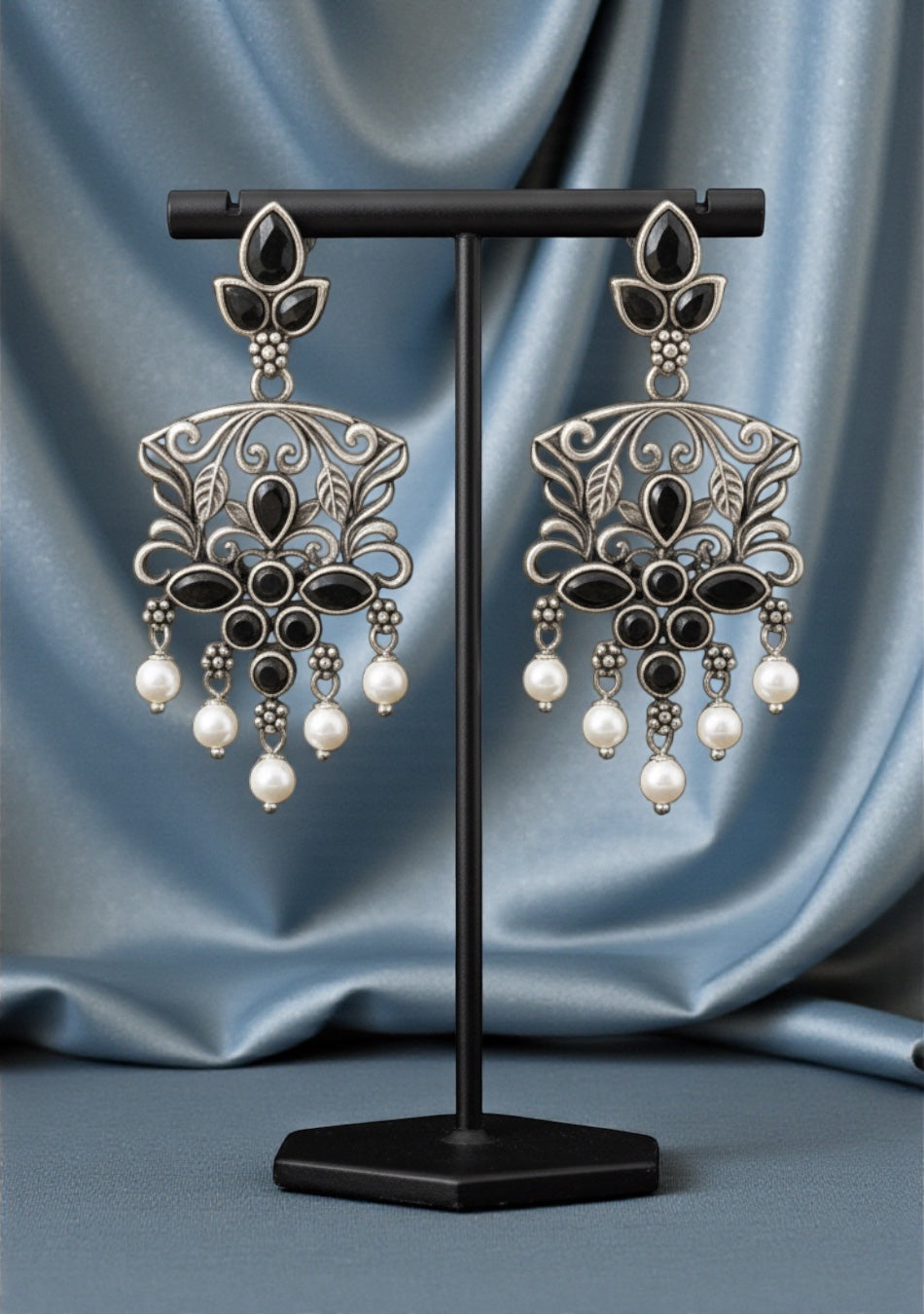 Midnight Pearl Elegance