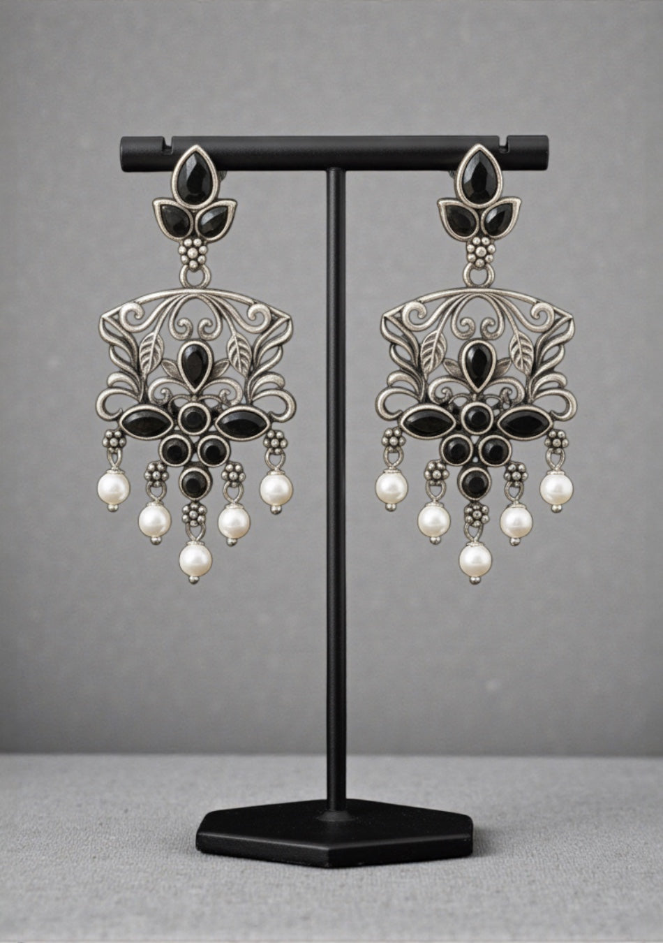 Midnight Pearl Elegance