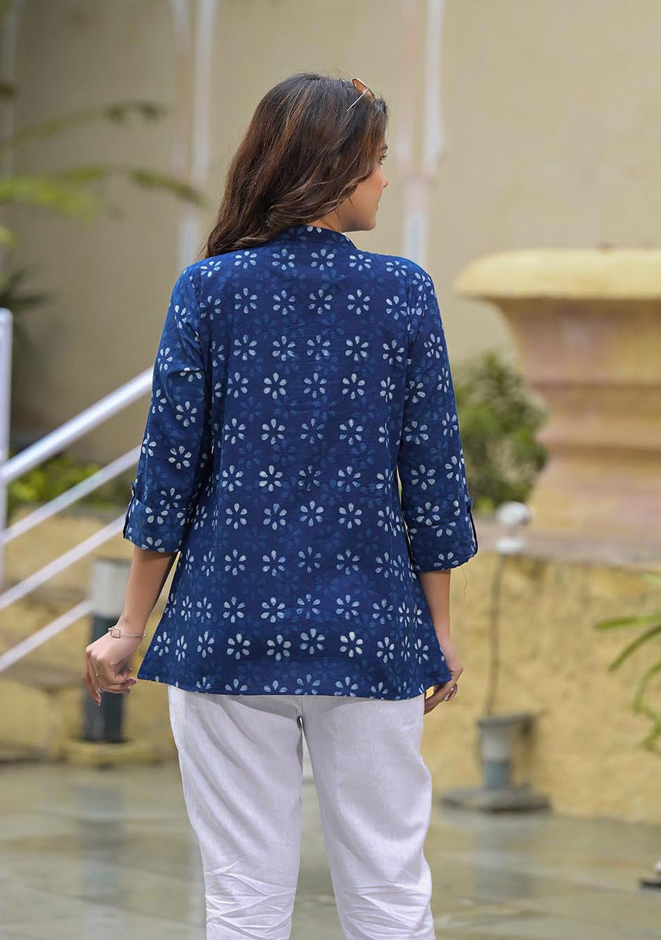 Indigo floral print Top