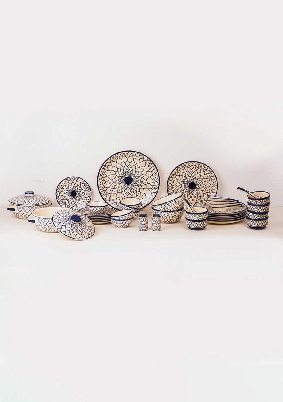 Lily of The Nile Ceramic Dinnerset - Set of 37