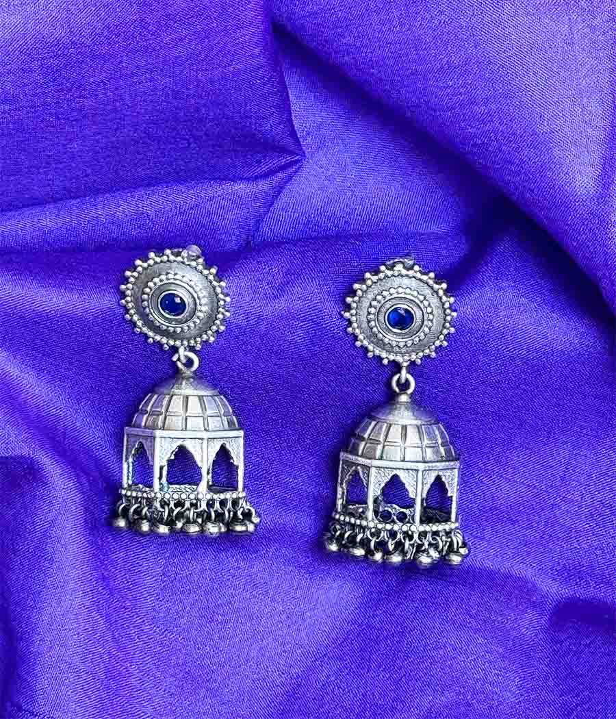 Royal Vista Dangler
