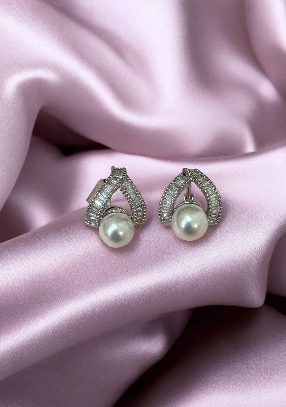 Snow Pearl Elegance Pendant Set