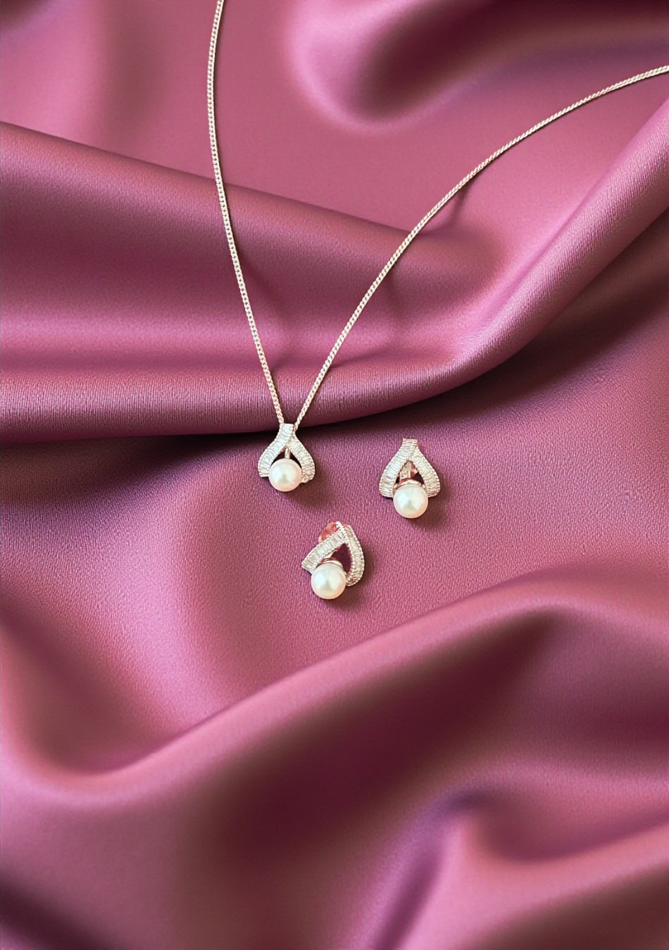 Snow Pearl Elegance Pendant Set