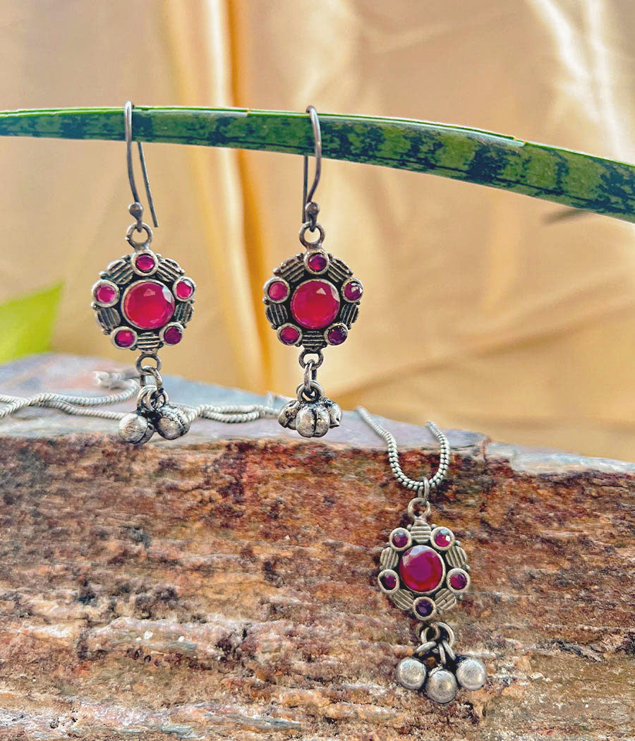 Vibrant Earrings and Peandant Set