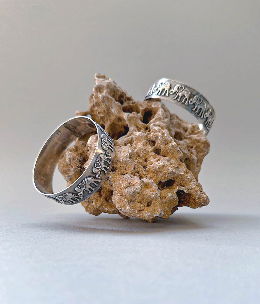 Beautiful Elephant crafted Chunky Bangle
