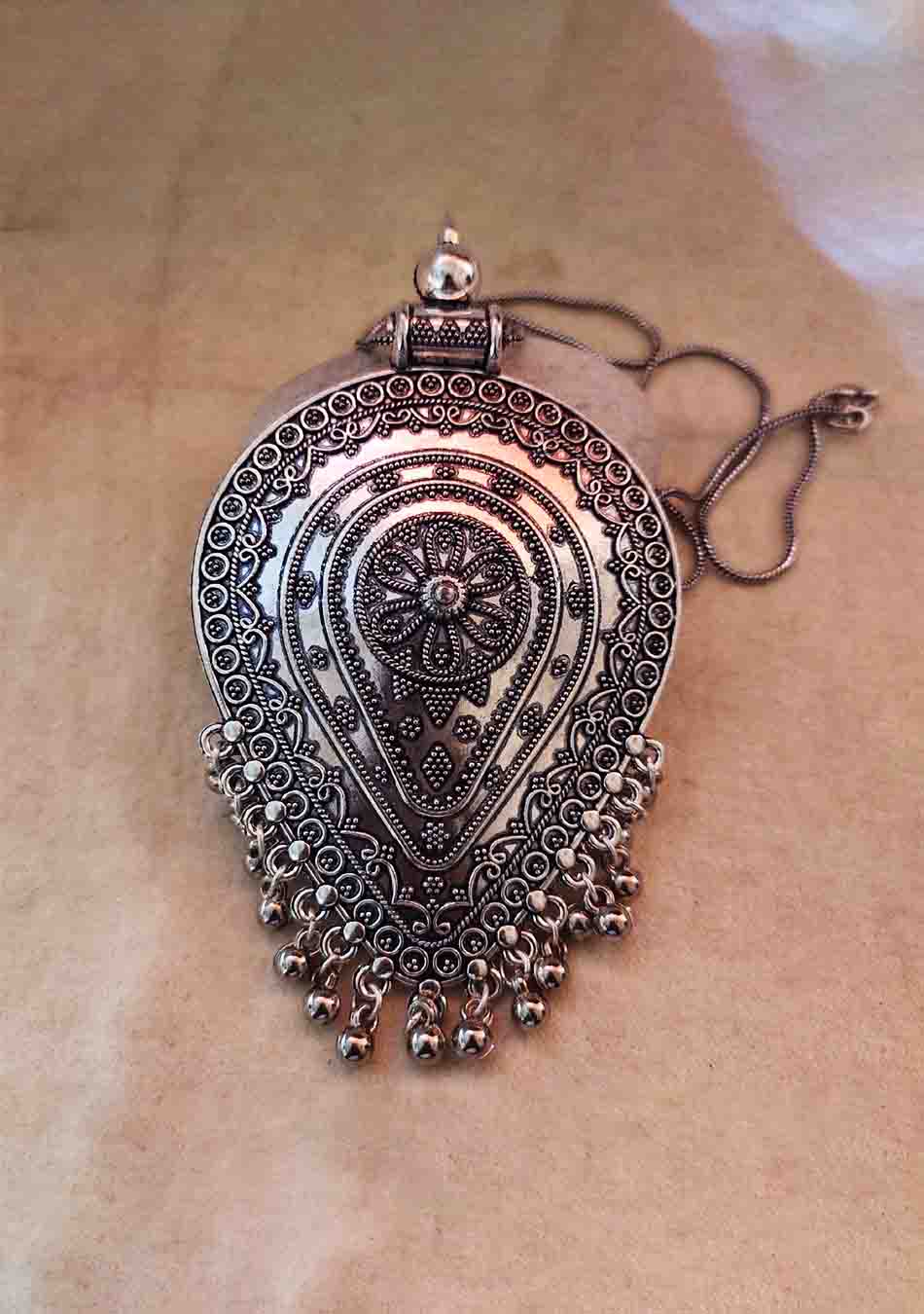 Tear Drop Pendant With Brass Chain