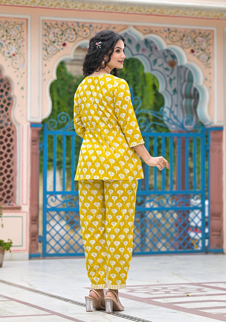 Mustard Meadow Lounge Set