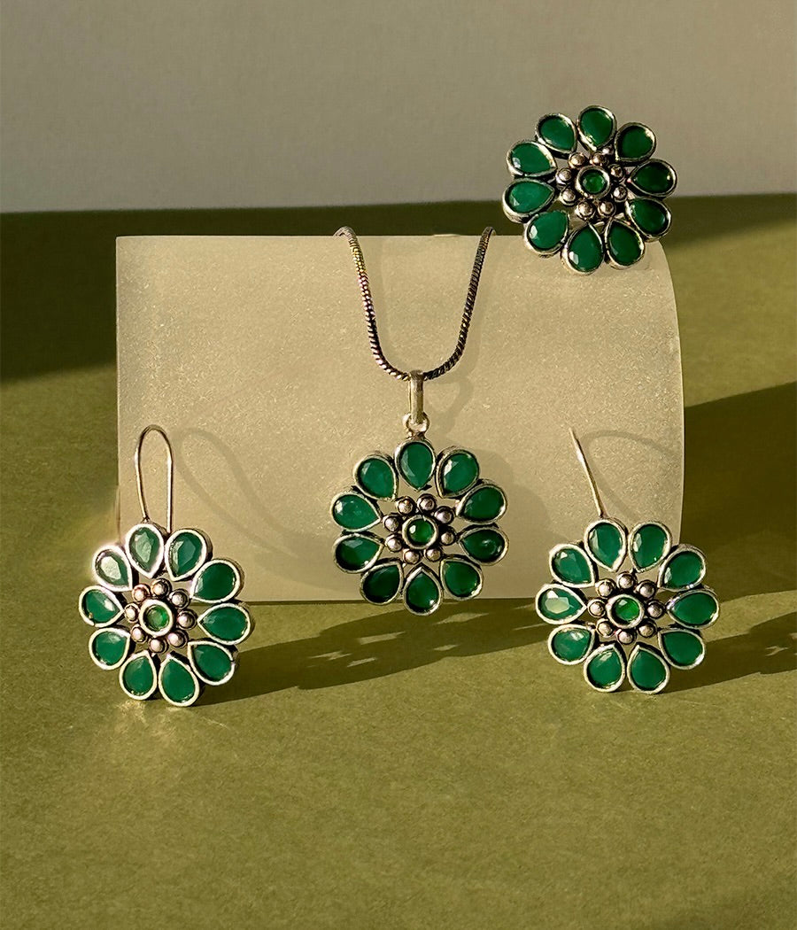 Emerald Blossom Pendant Set
