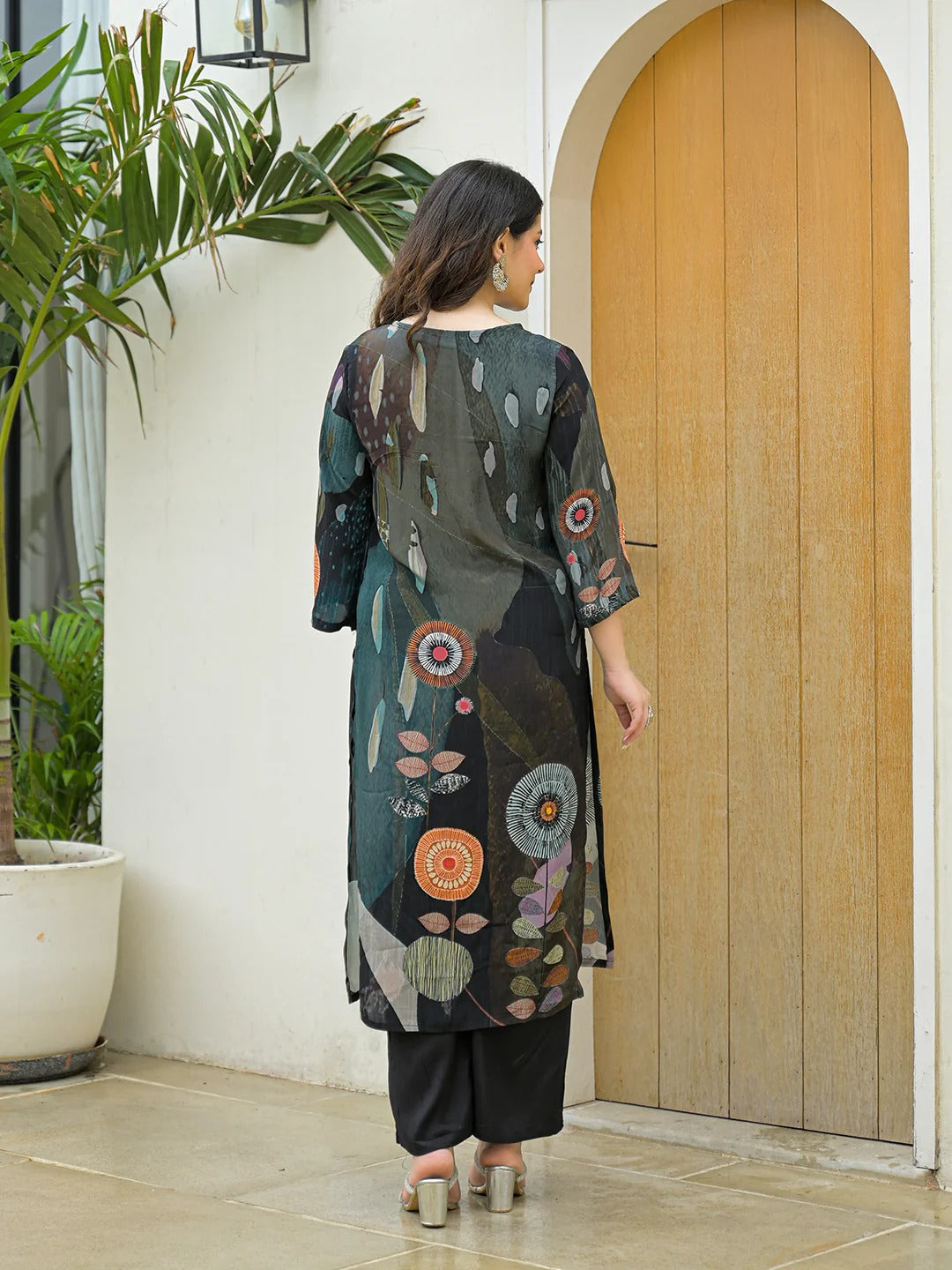 Black Pure Crepe Digital Print Kurta Pant Set With Dupatta