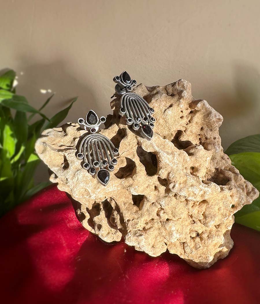 BLACK FROST RADIANCE STUDS