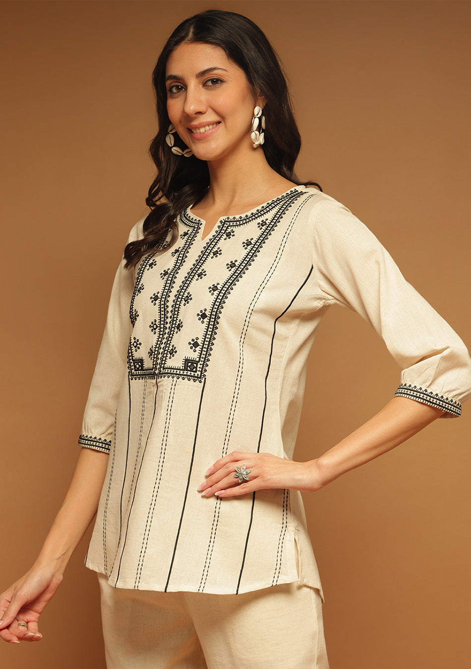 Linear Bloom Top