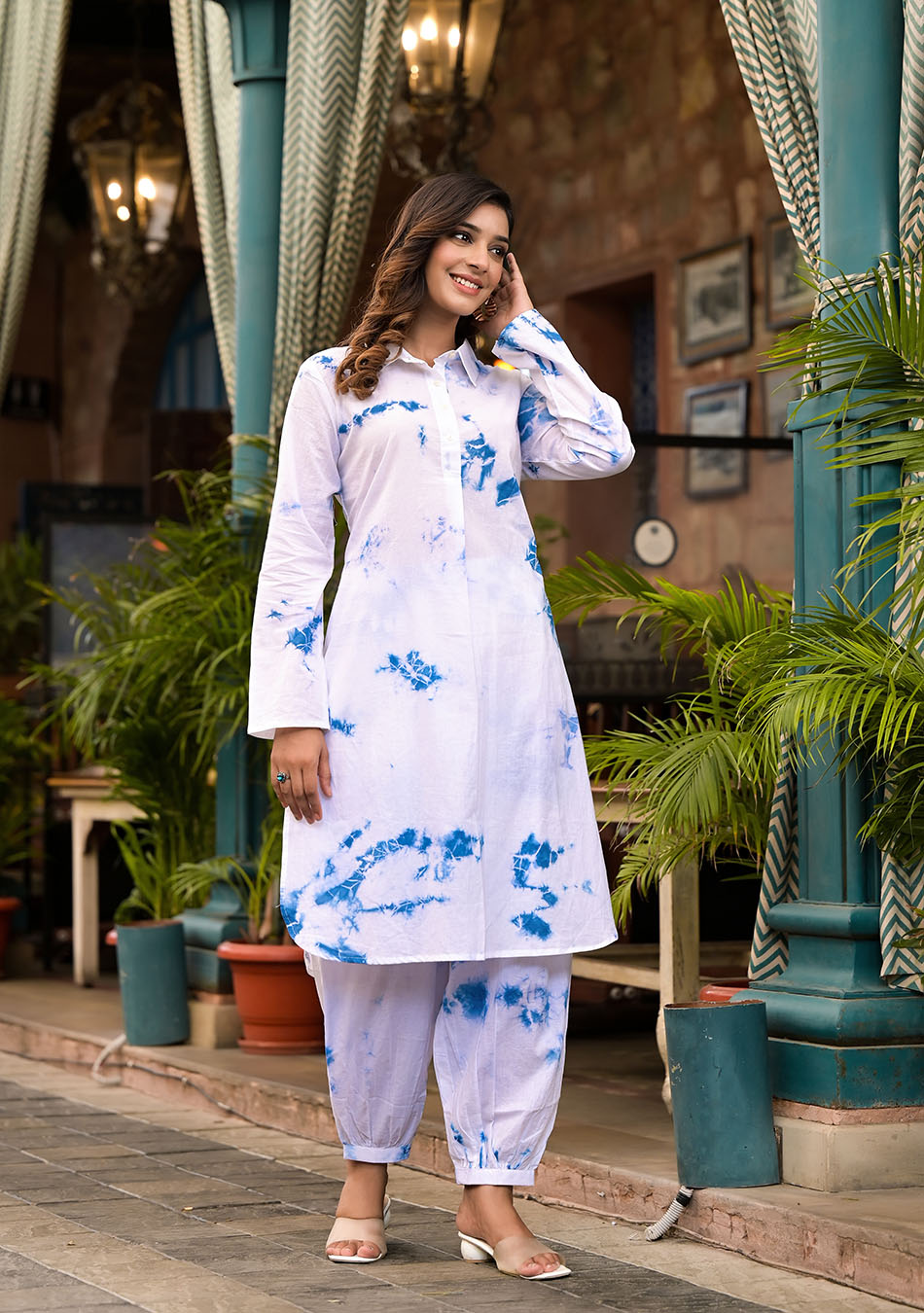 Blue and White Tie-Dye Pattern Kurta with Cuffed Pant Set