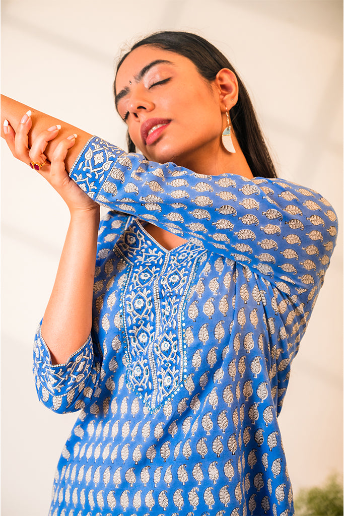 Blue Kurta with Leaf Patterns