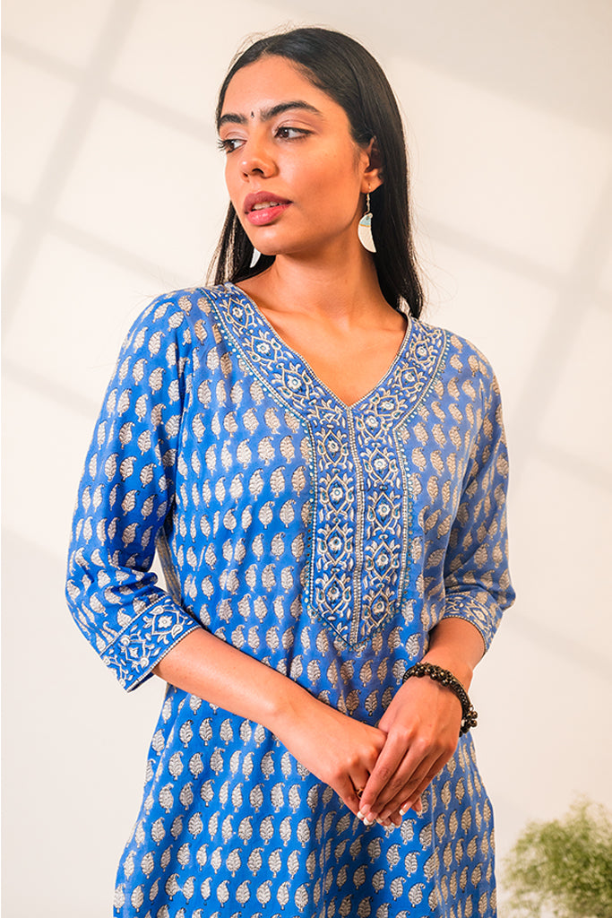 Blue Kurta with Leaf Patterns
