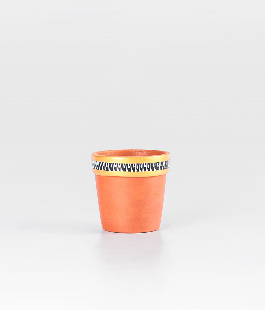 GOLDEN BROWN LEAF DESIGN CLAY POT WITH WIDE RIM