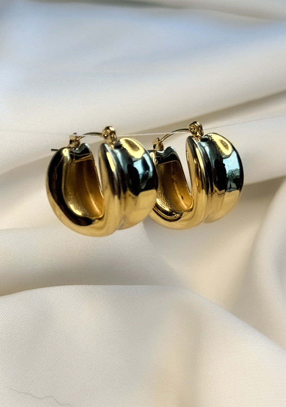 CHUNKY GOLD HOOP EARRINGS