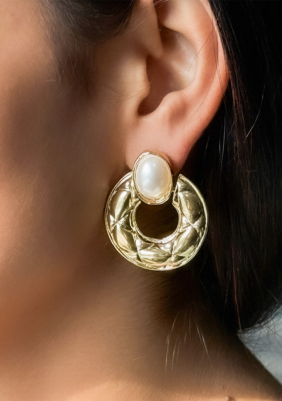 VINTAGE PEARL CREST EARRINGS