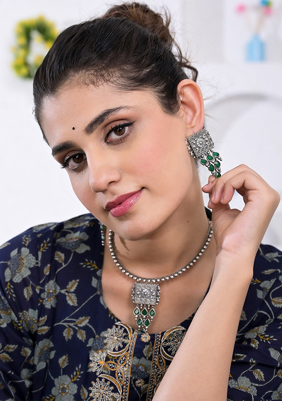 Emerald Oasis Choker Set