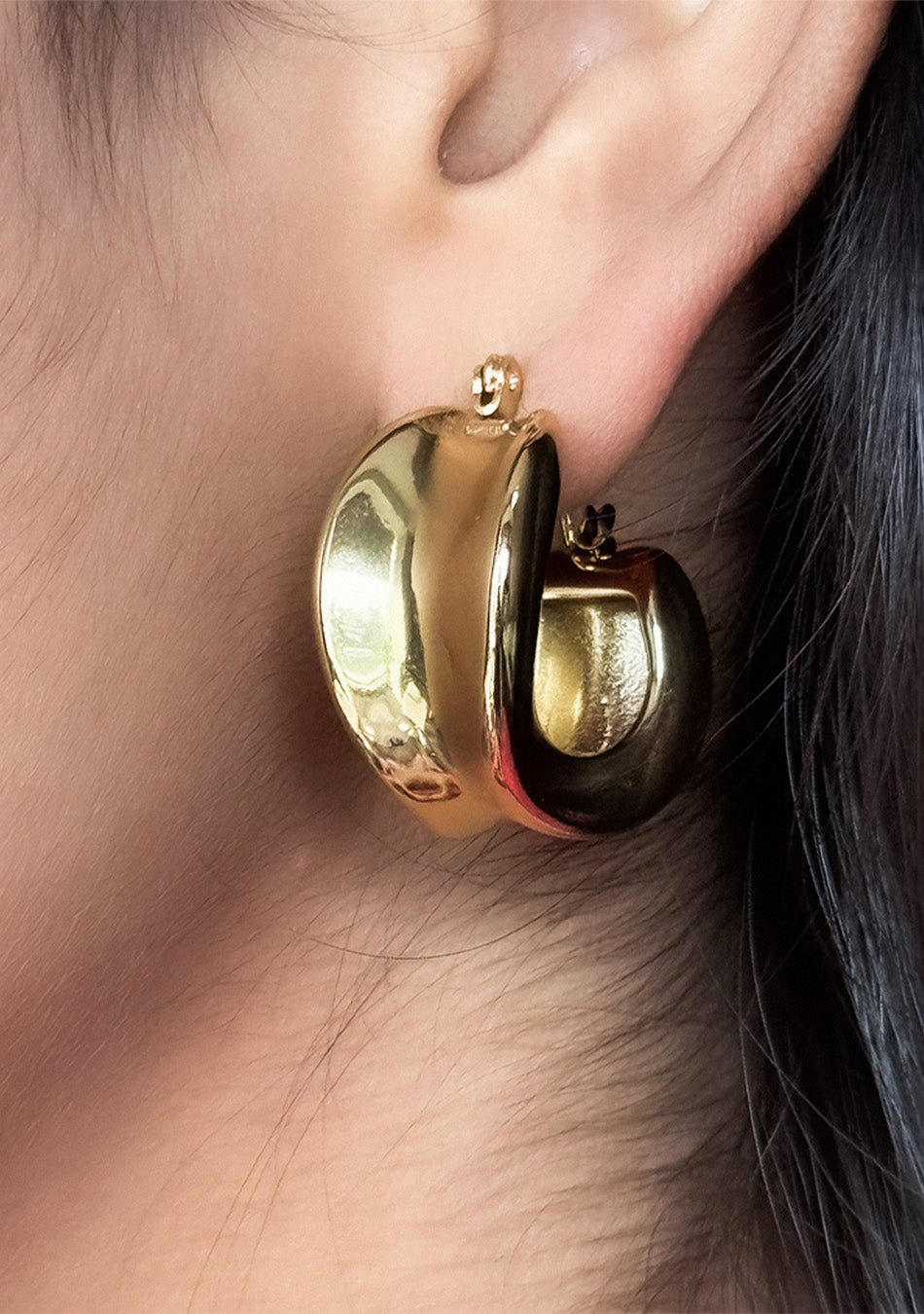 CHUNKY GOLD HOOP EARRINGS