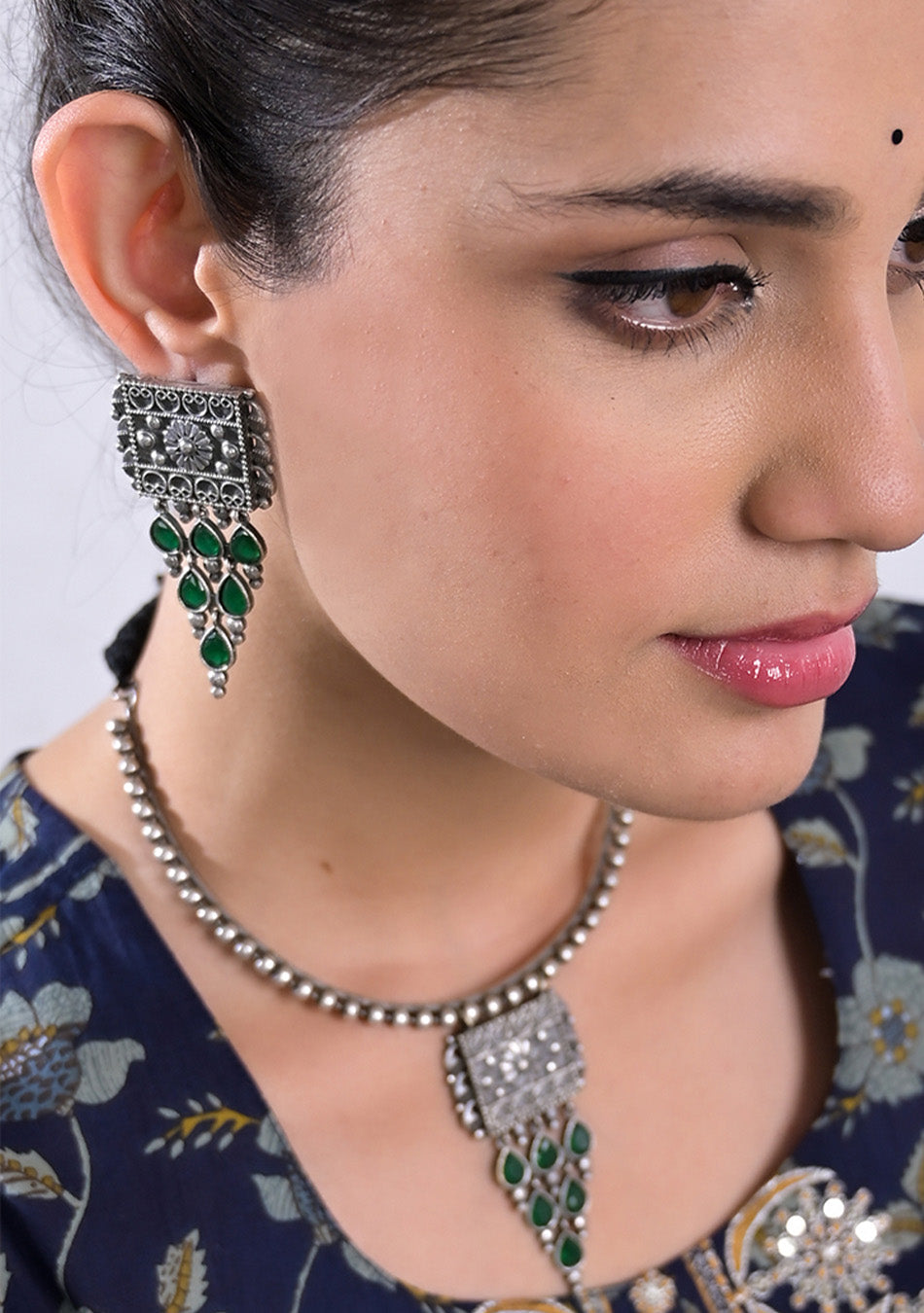 Emerald Oasis Choker Set