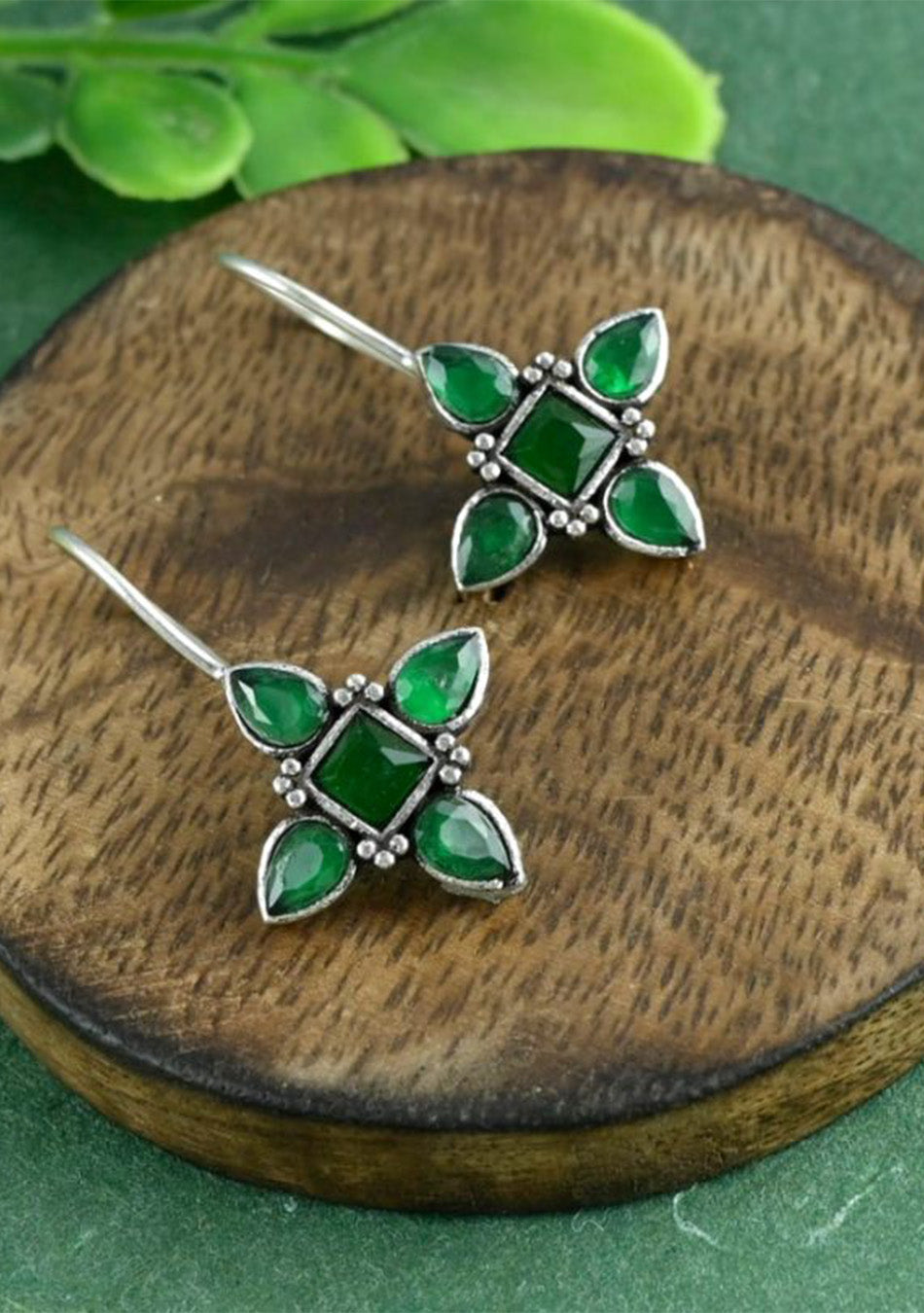 Emerald  Blosson hook earrings