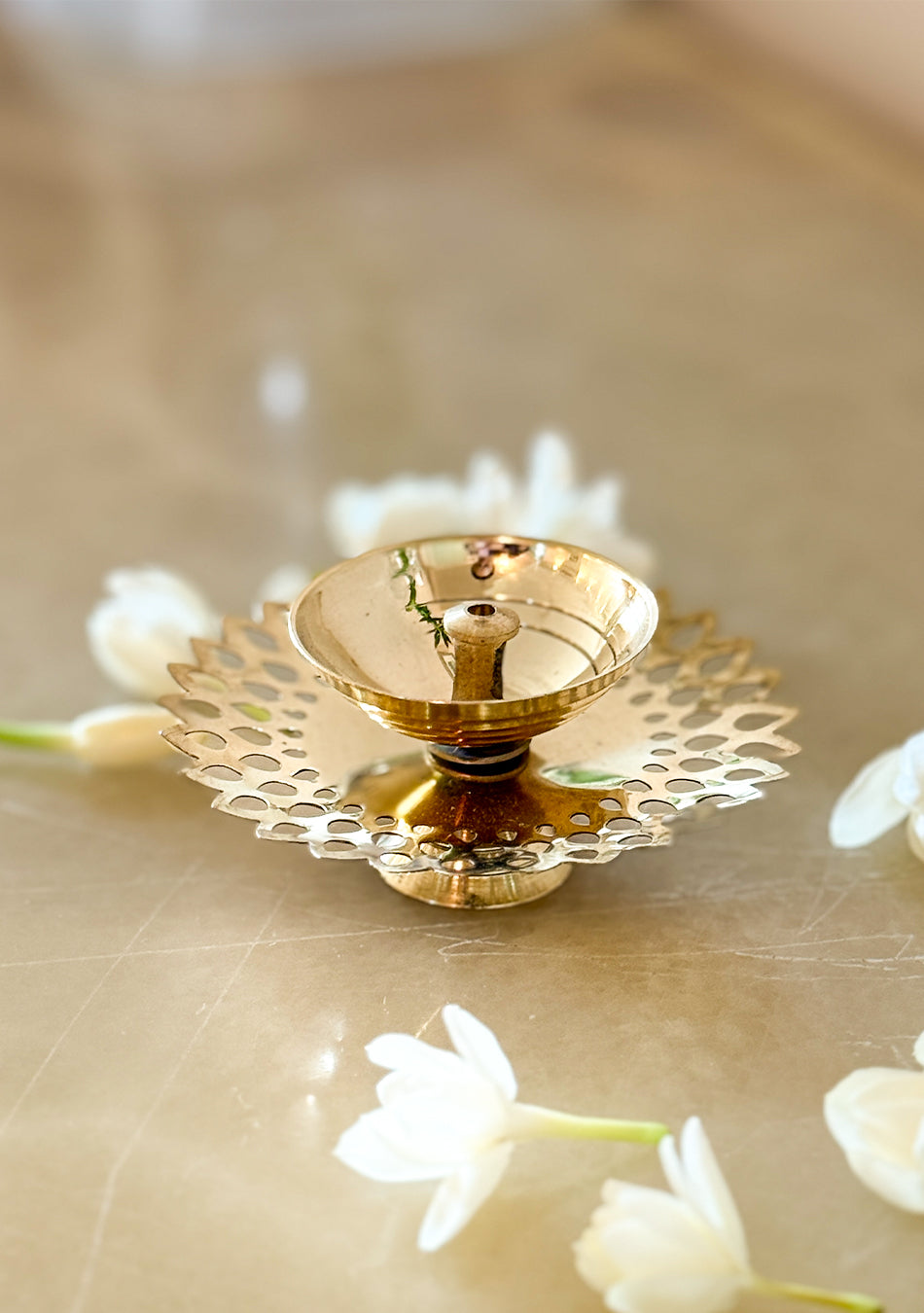 Brass round flower Diya
