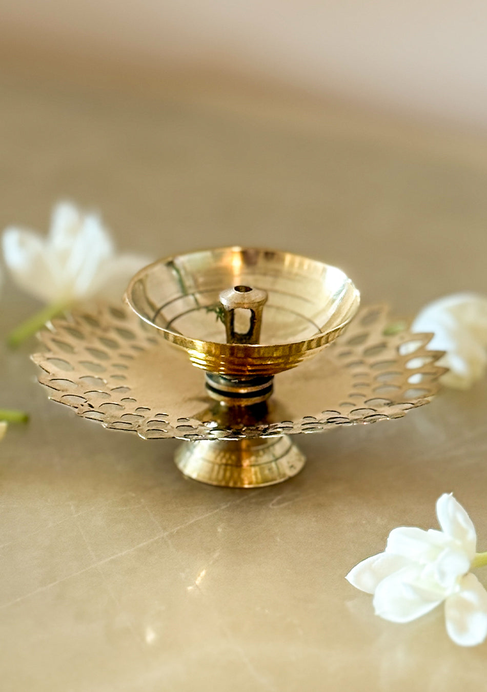 Brass round flower Diya