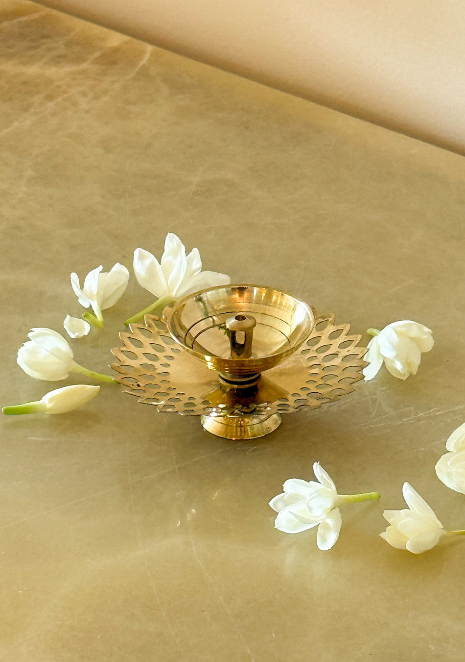 Brass round flower Diya