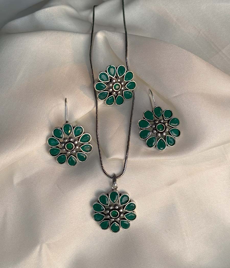 Emerald Blossom Pendant Set
